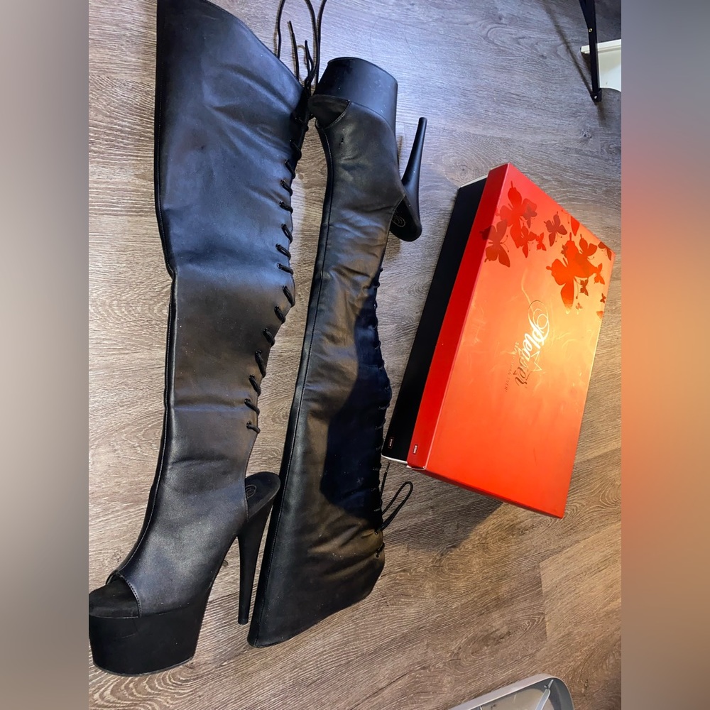 Pleaser Black Patent Stiletto Heels Thigh High Platform Boots Women’s Size 9